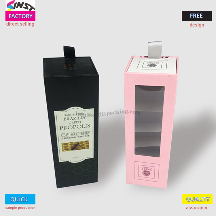 Nútia tieto dve darčekové krabičky na esenciálny olej zákazníkov povedať, že keď ich otvoríte, je to ako dostať prírodný darček?